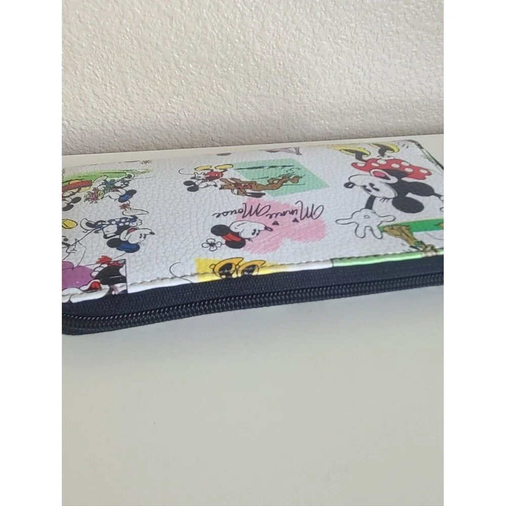 disney parks authentic mickey & minnie retro wallet zip around closure
